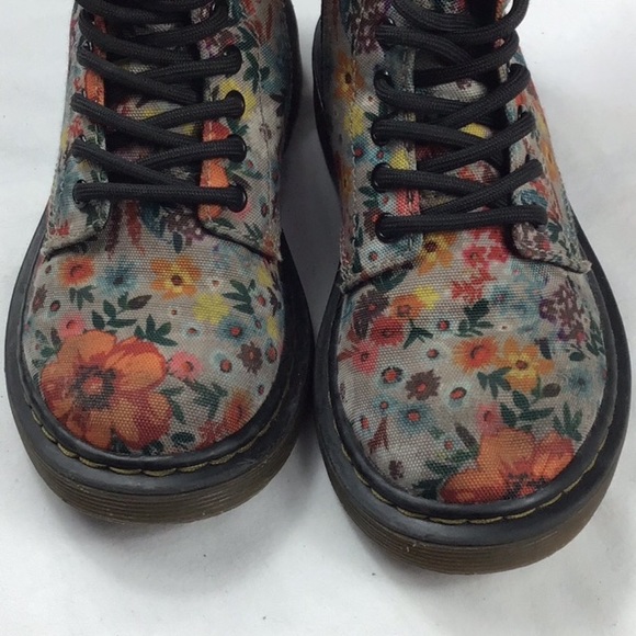 [SOLD] Floral Canvas Dr. Martens Boot T12 - Picture 2 of 9